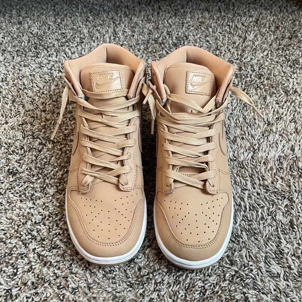 Nike • Tan High Dunk Premium Sneakers. Size 8.5